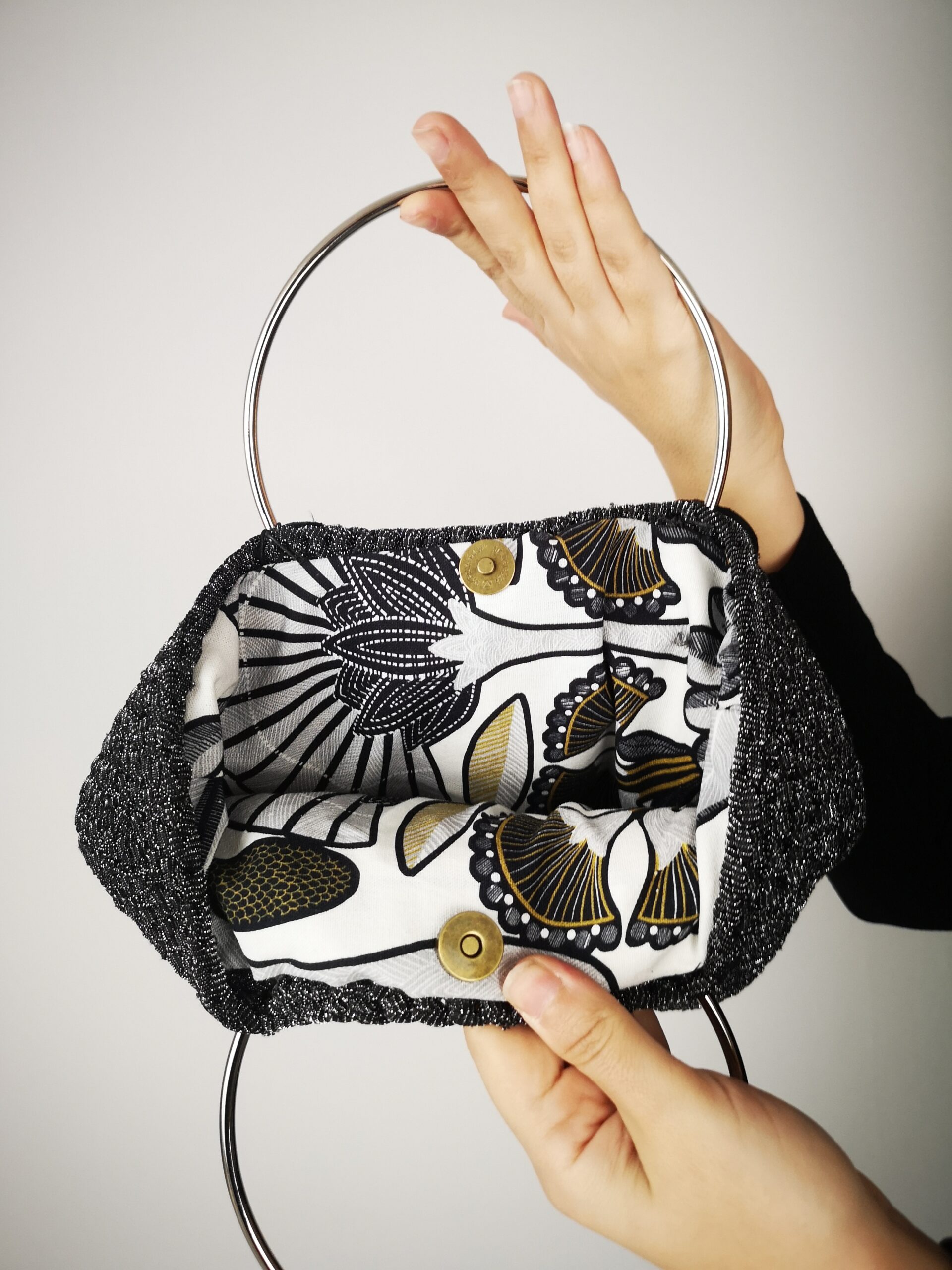 bolso de crochet negro y plata - Imagen 2